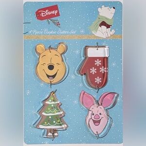 4 Piece Winnie the Pooh Characters Kids Cookie Cutter Set Christmas Cookies NEW